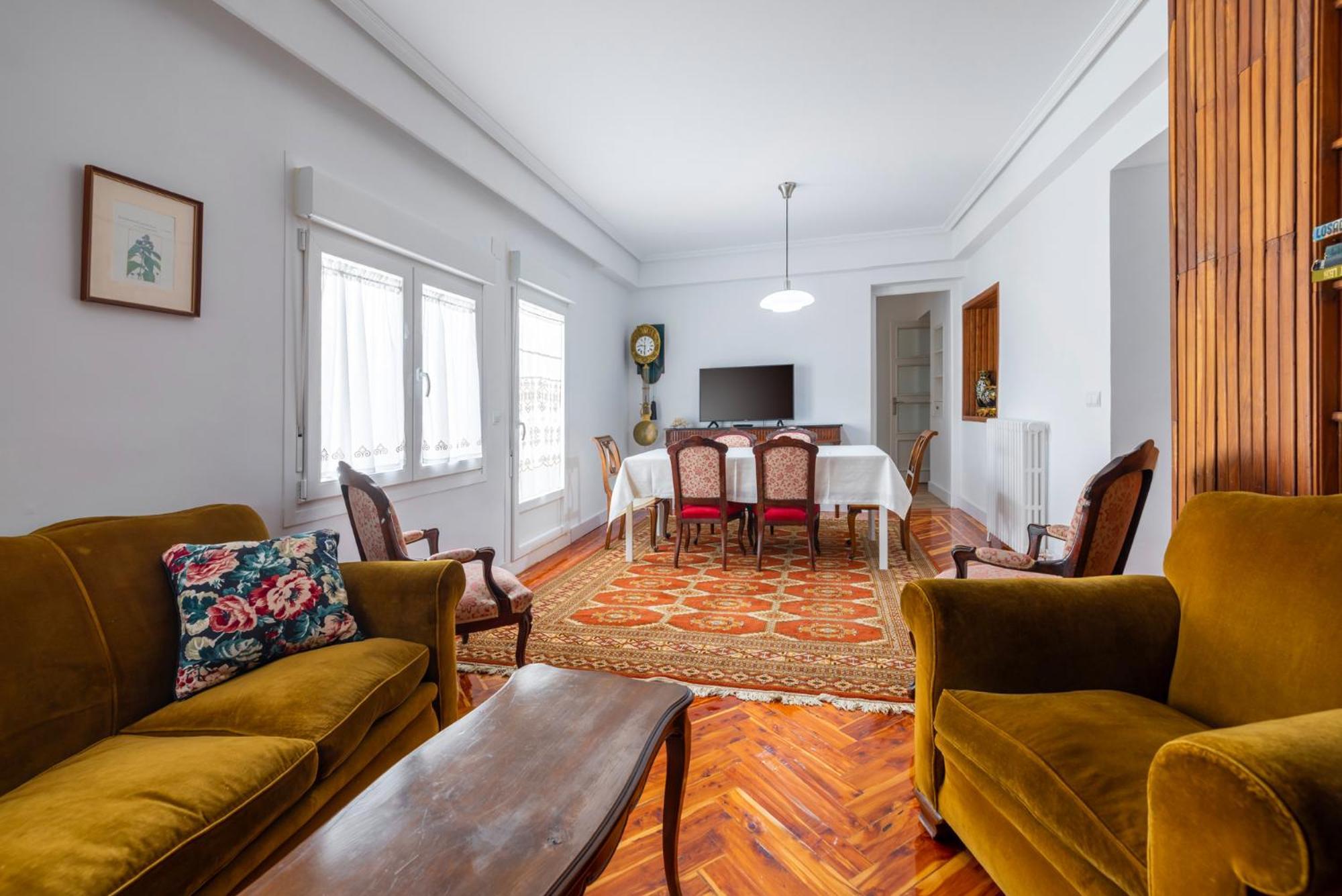Precioso Y Espacioso Piso Ideal Para Familias. 厄尔·布尔戈·德·奥斯马 外观 照片